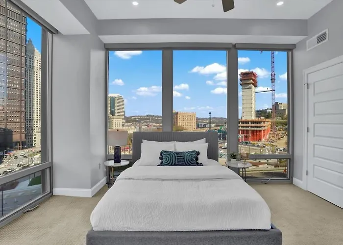 Cozysuites Spacious 2br, Ppg Paints Arena, Pitts
