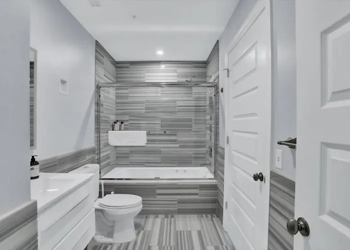 Cozysuites Spacious 2br, Ppg Paints Arena, Pitts Apartment *