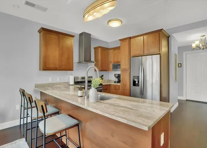 Cozysuites Spacious 2br, Ppg Paints Arena, Pitts Apartment